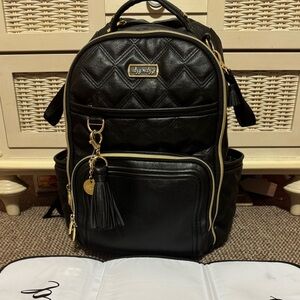 Itzy Ritzy Boss Bag Black and Gold